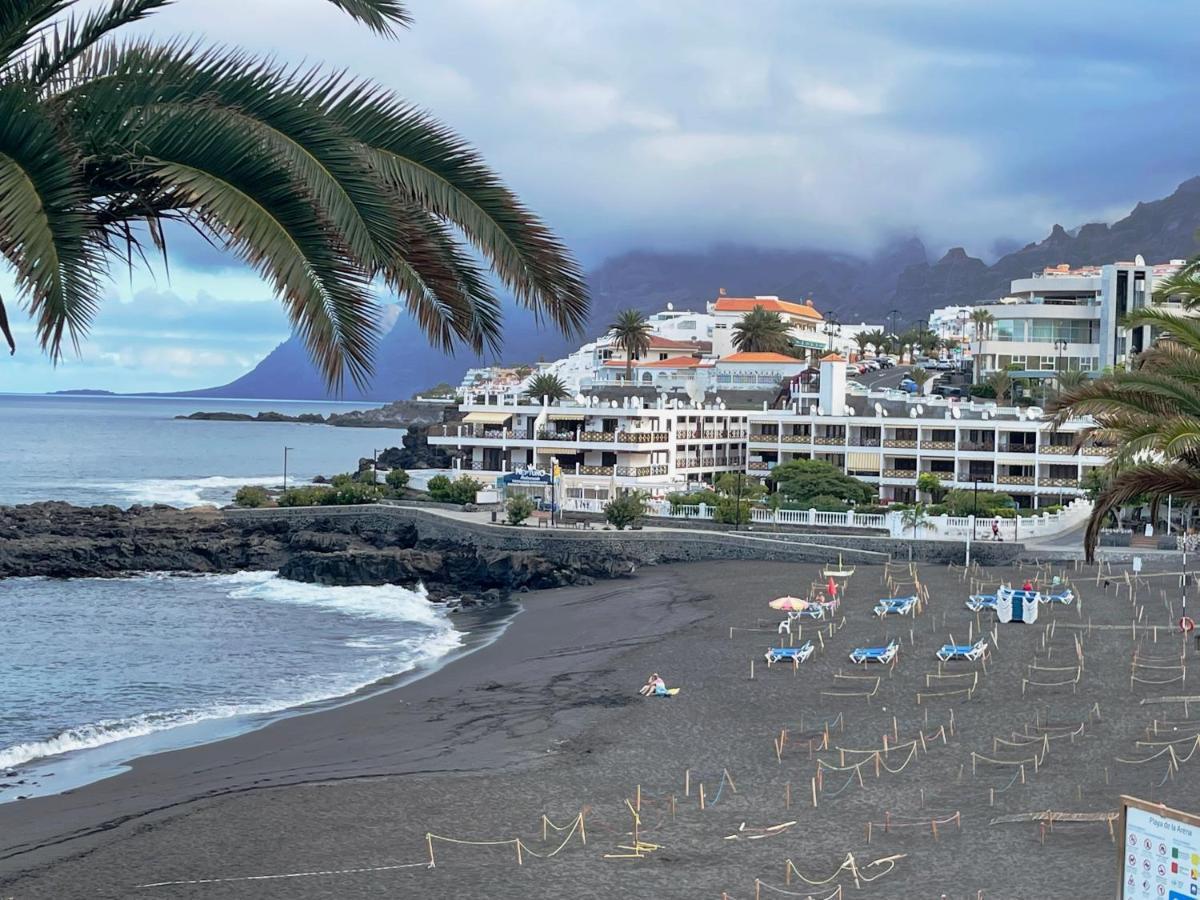 Arenas Negras Playa La Arena, Newly Renovated Apartment Puerto de Santiago  Bagian luar foto